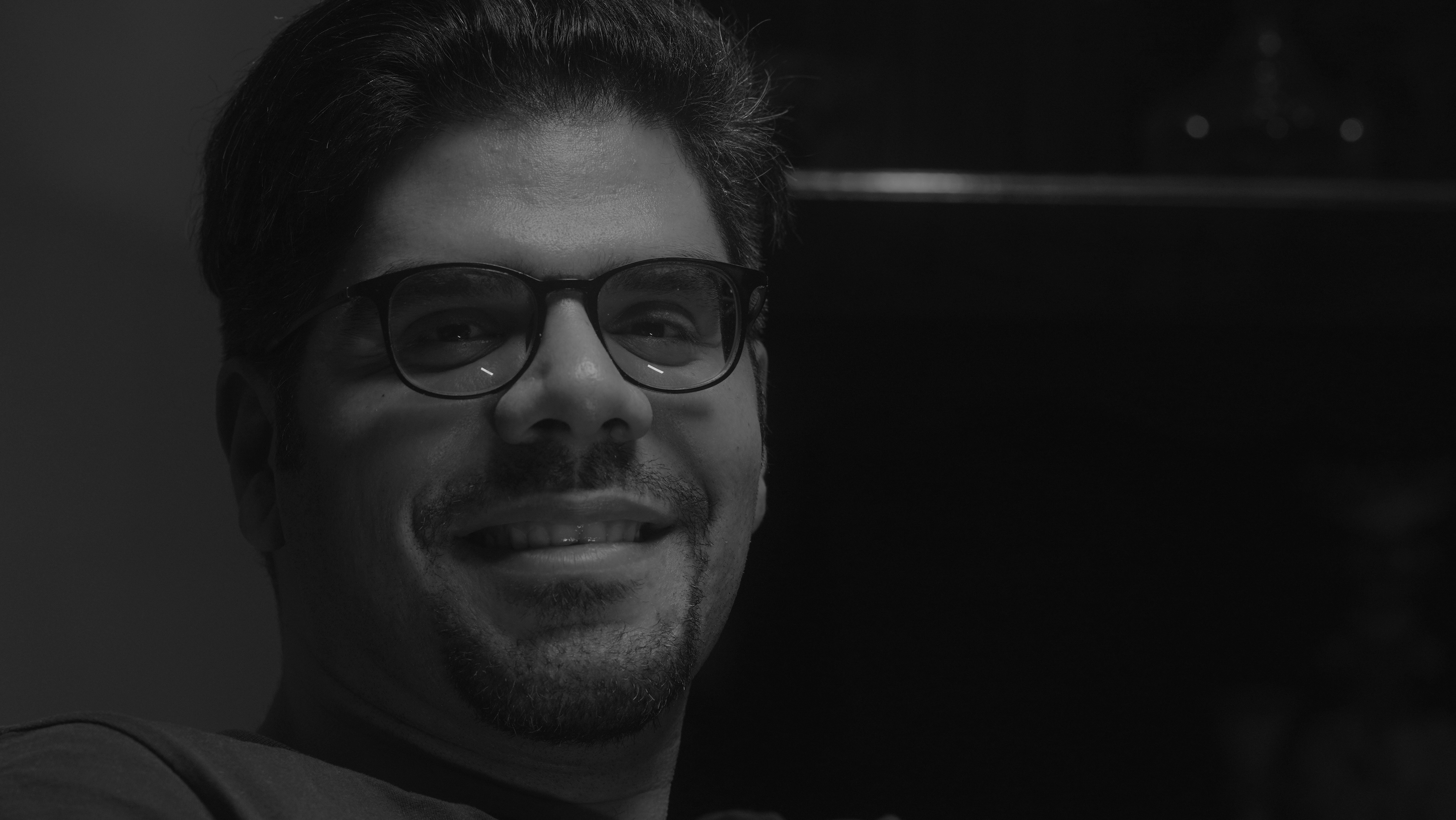 Omid Tootoonchi portrait in black and white